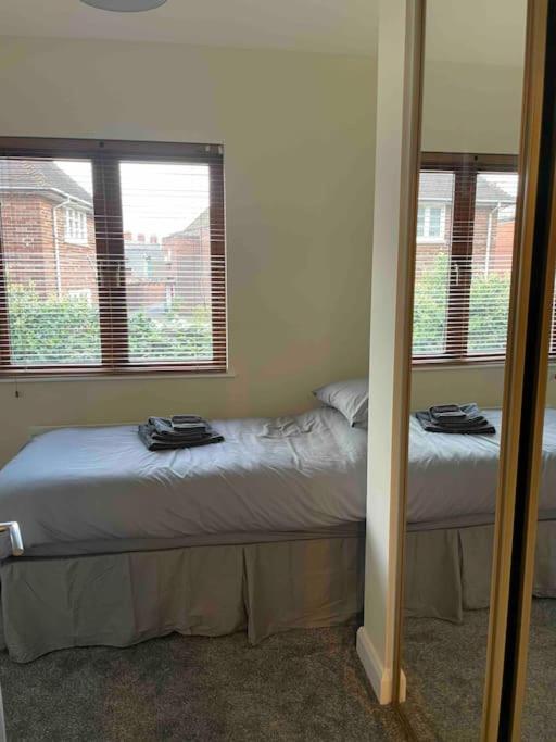 Villa Close To Centre.modern Opened Planned
