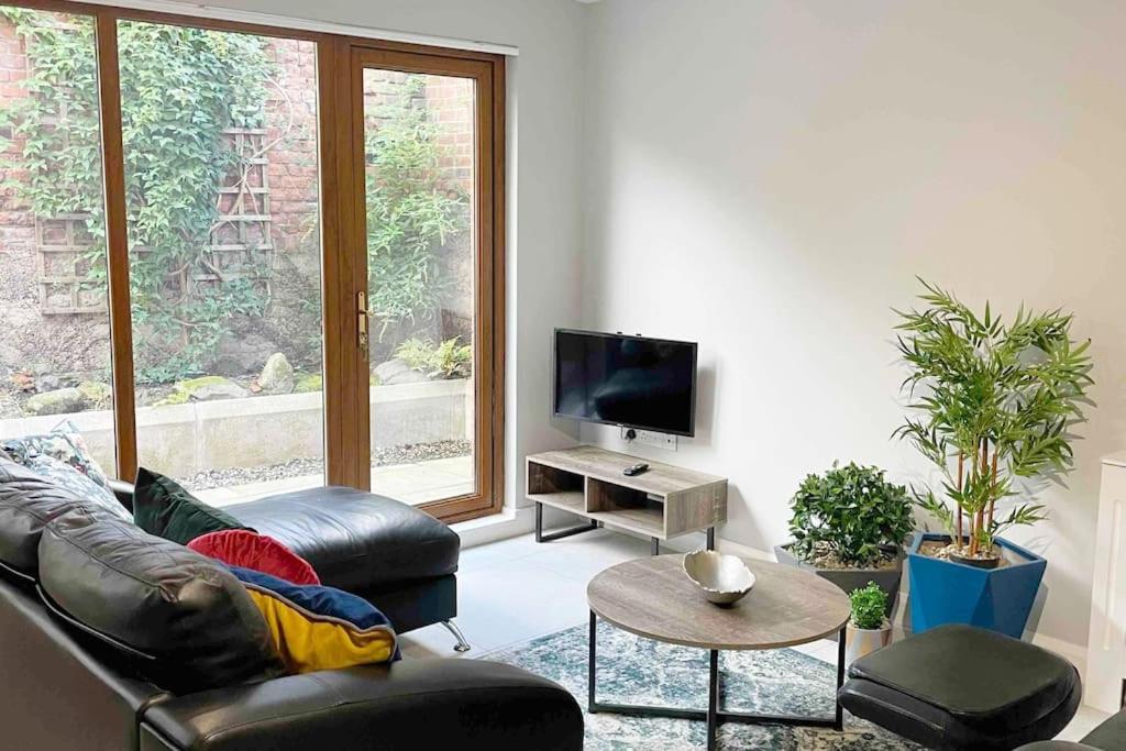 Close To Centre.modern Opened Planned Villa Belfast